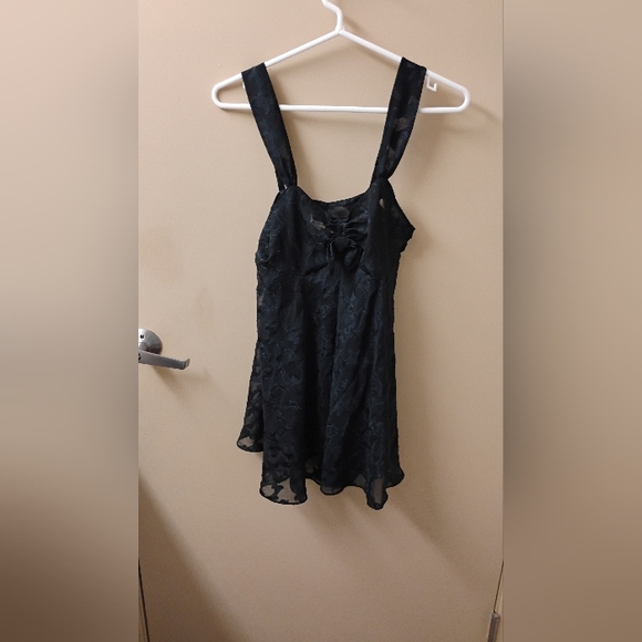 Vintage Dresses & Skirts - Vintage 1980s 1990s Victoria's Secret Leaf Motif Sheer Slip Dress Mini